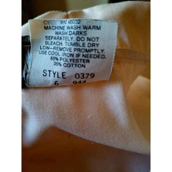 Vintage Cream Button-Up Blouse With Embroidered Lace Collar & Long Sleeves - Picture 13 of 14